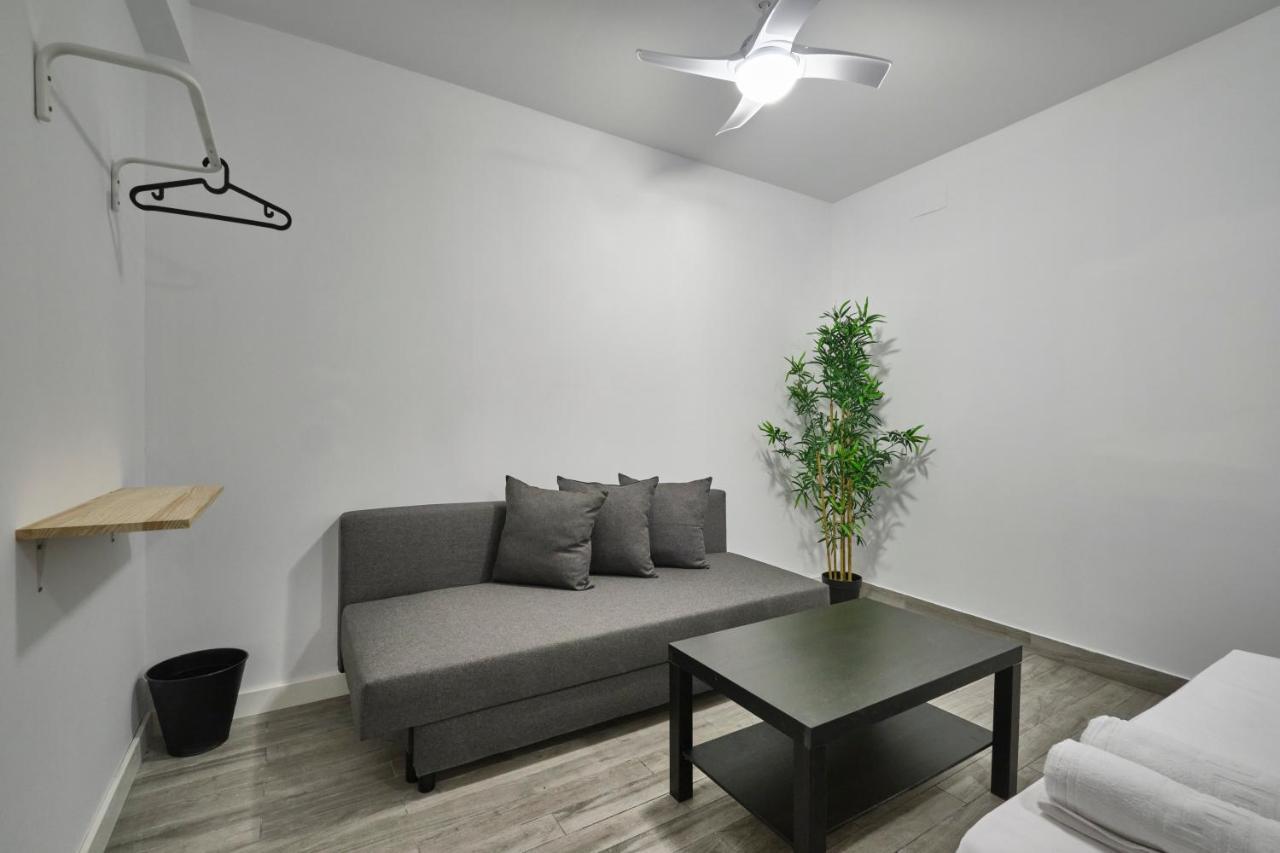 Nunez De Arce Habitaciones — Photos 3